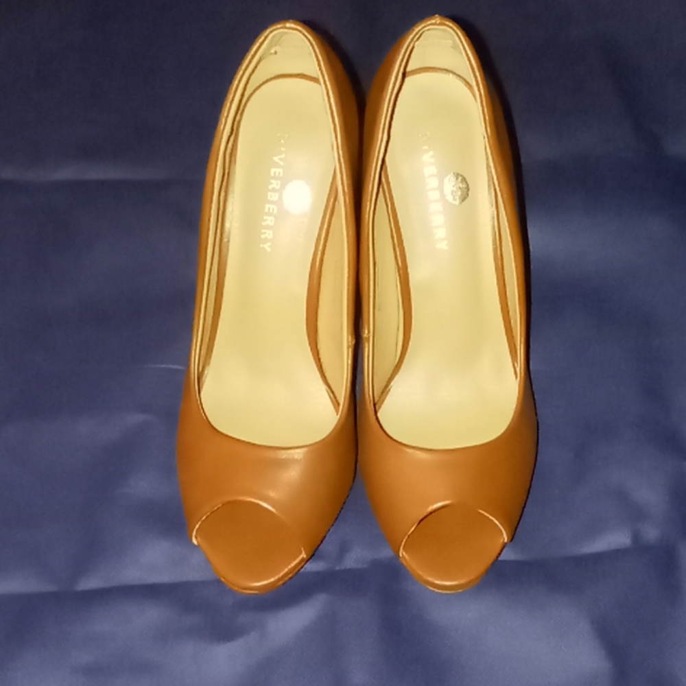 Size 7 1/2 shoes